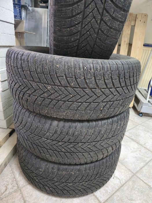 Зимни гуми Bridgestone 255 55 18
