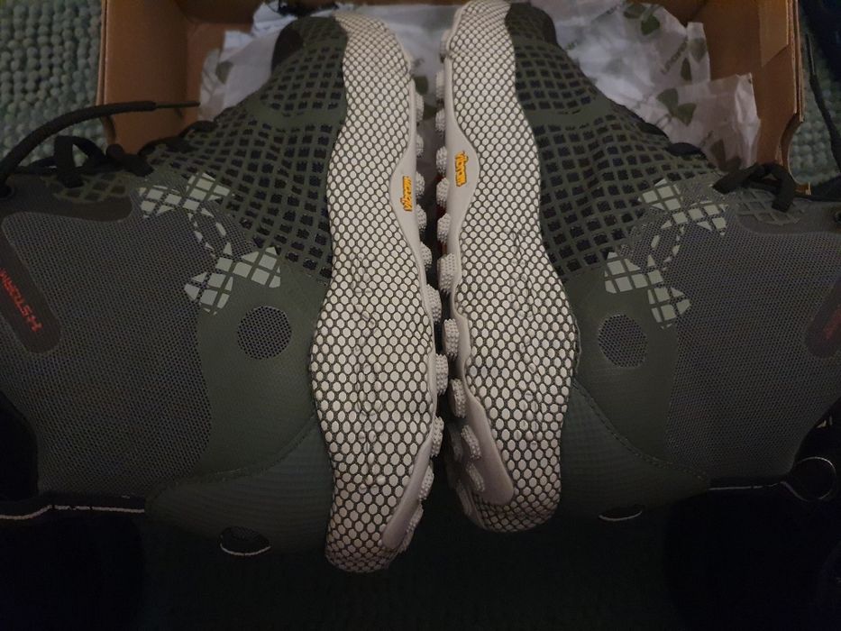 UA under armour hovr ds ridge trek