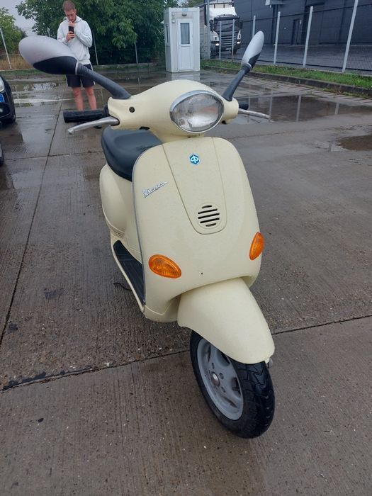Scuter vespa pe injecție
