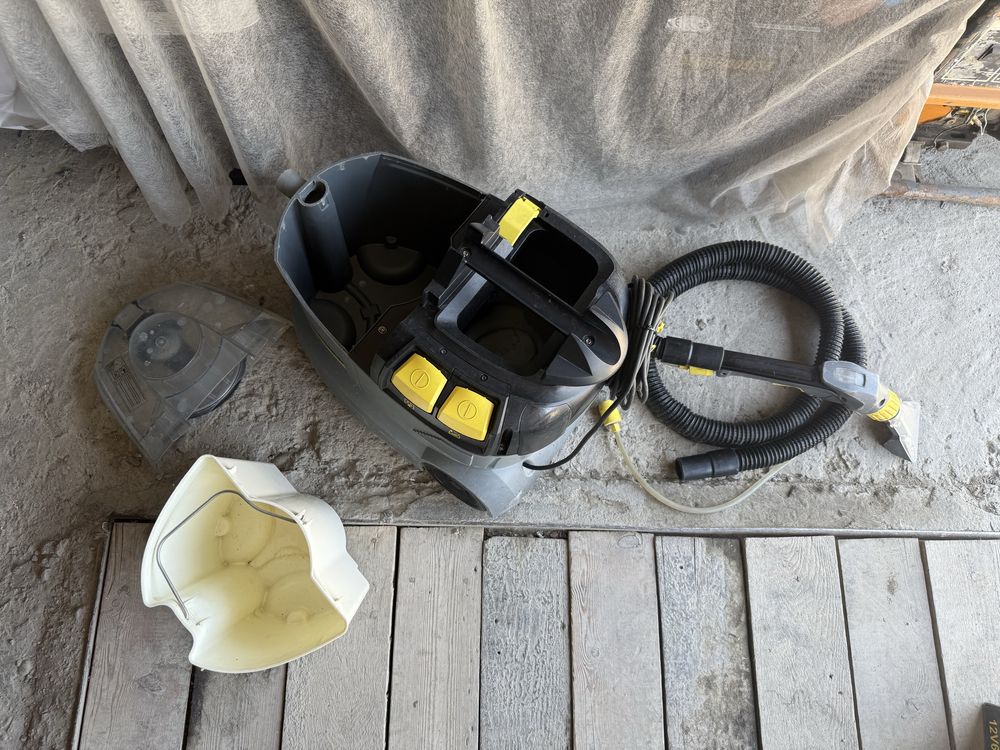 * Karcher PUZZI 8.1 профессиональный моющий пылесос для химчистки ориг