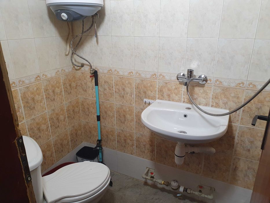 2ст+бокс,монолит,60кв.м.,ет.1,Болницата