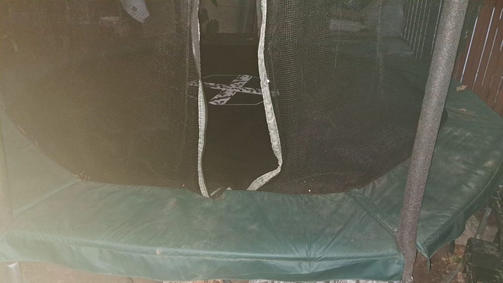 Trambulina decathlon stare foarte bună  diametru 300cm