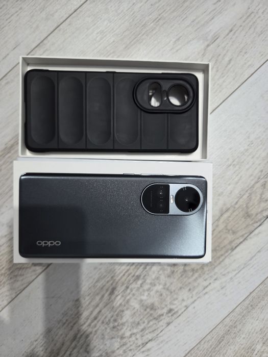 Telefon oppo reno 10 5G
,memorie 256gb si 8+8 GB ram 
Slot card SD 
Du