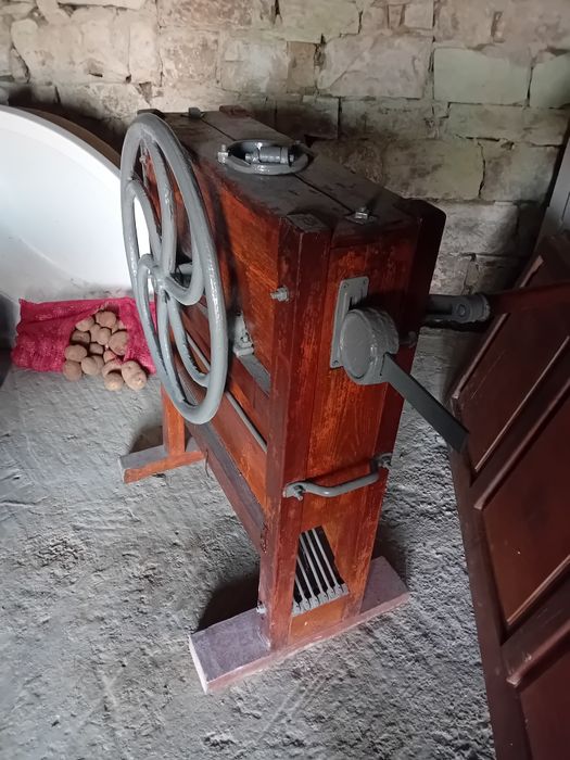 De vânzare desfăcător de porumb