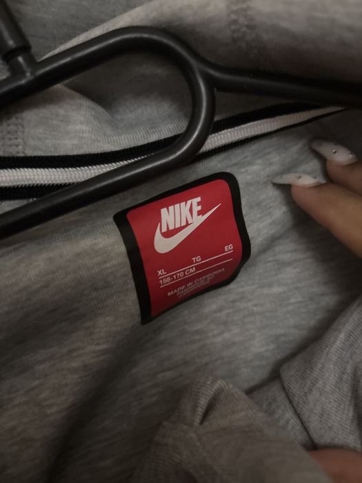 Nike tech fleece сив
