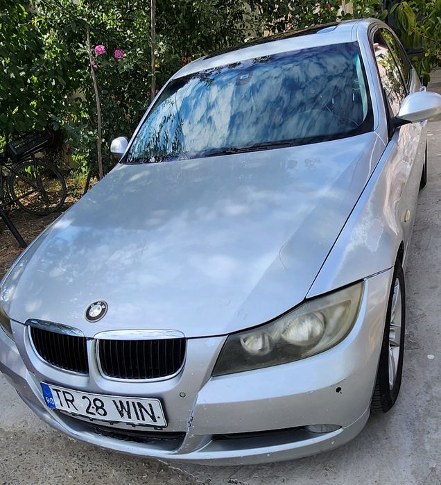 Vând BMW E90 320i