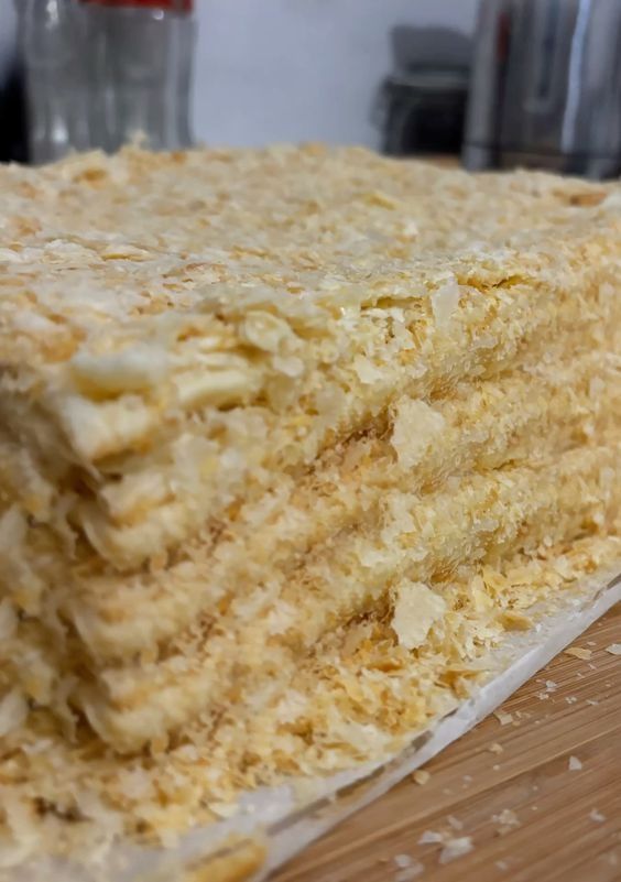 Pirojniylar Napaleon Medovik