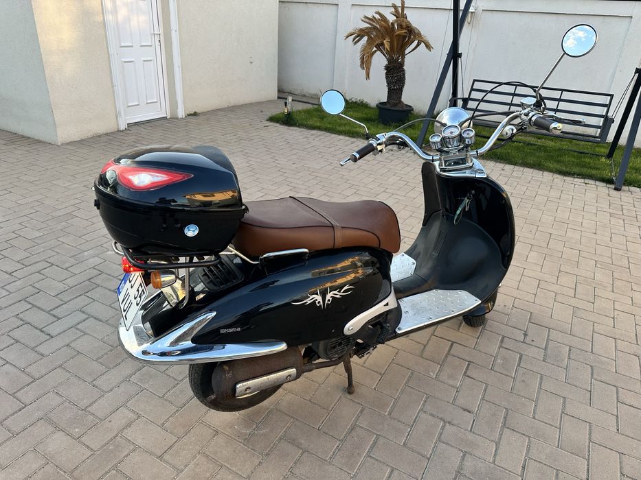 Scuter Retro 125 cm Inmatriculat Ro