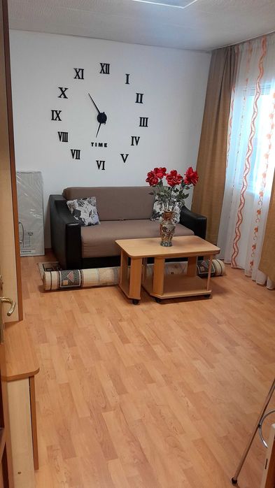 Se închiriază apartament 200e