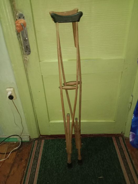 Продам костыли деревянные