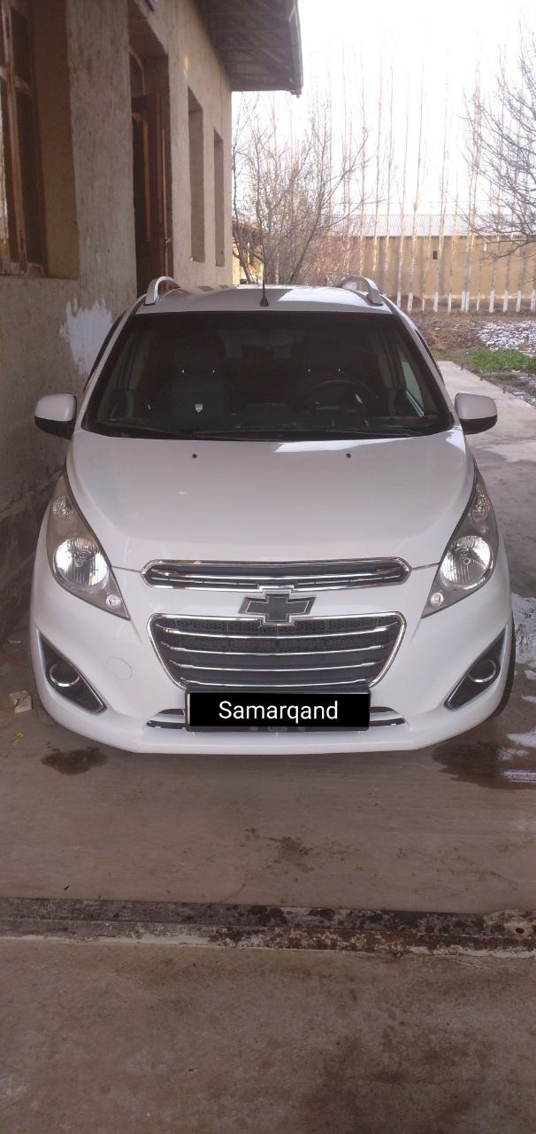 Chevrolet spark sotiladi