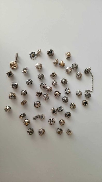 Пандора - оригинлни талисмани, гривни, колиета и пръстени