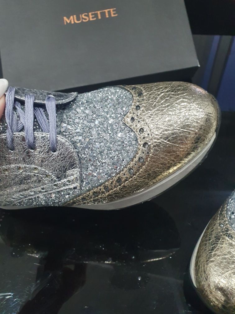 Pantofi  de piele Musette