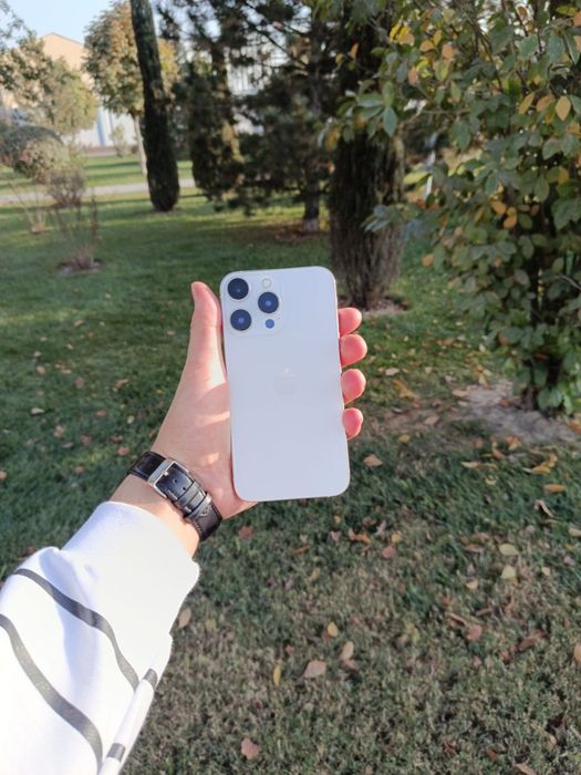 iPhone xr  16pro korpusda tiniq holatda