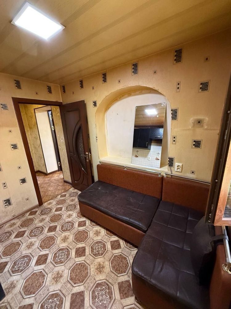 ПРОДАЕТСЯ квартира 1/2/5, 26м2, кирпич, Юнусабад Бадамзар, Тату лицей