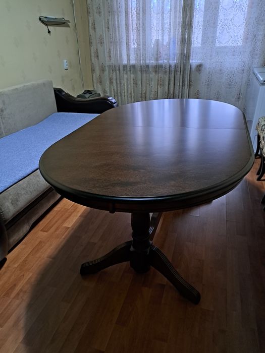 Продам стол и стулья в отличном состоянии