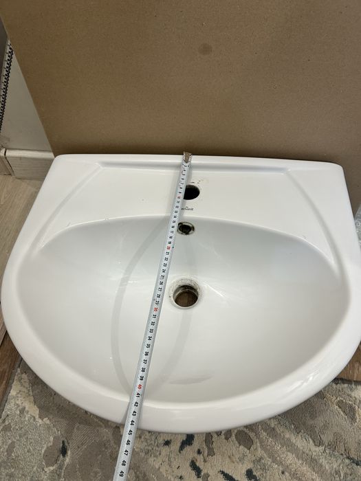 Раковина и стекло-шкаф