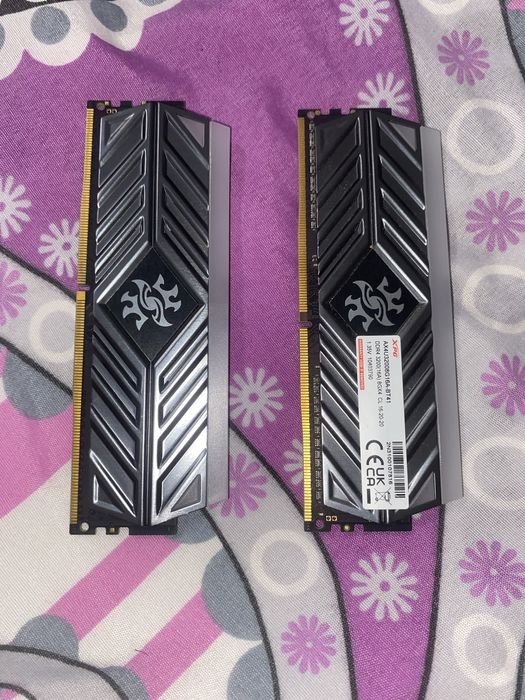 Продам оперативную память (Продаю парой), 8 гб каждая