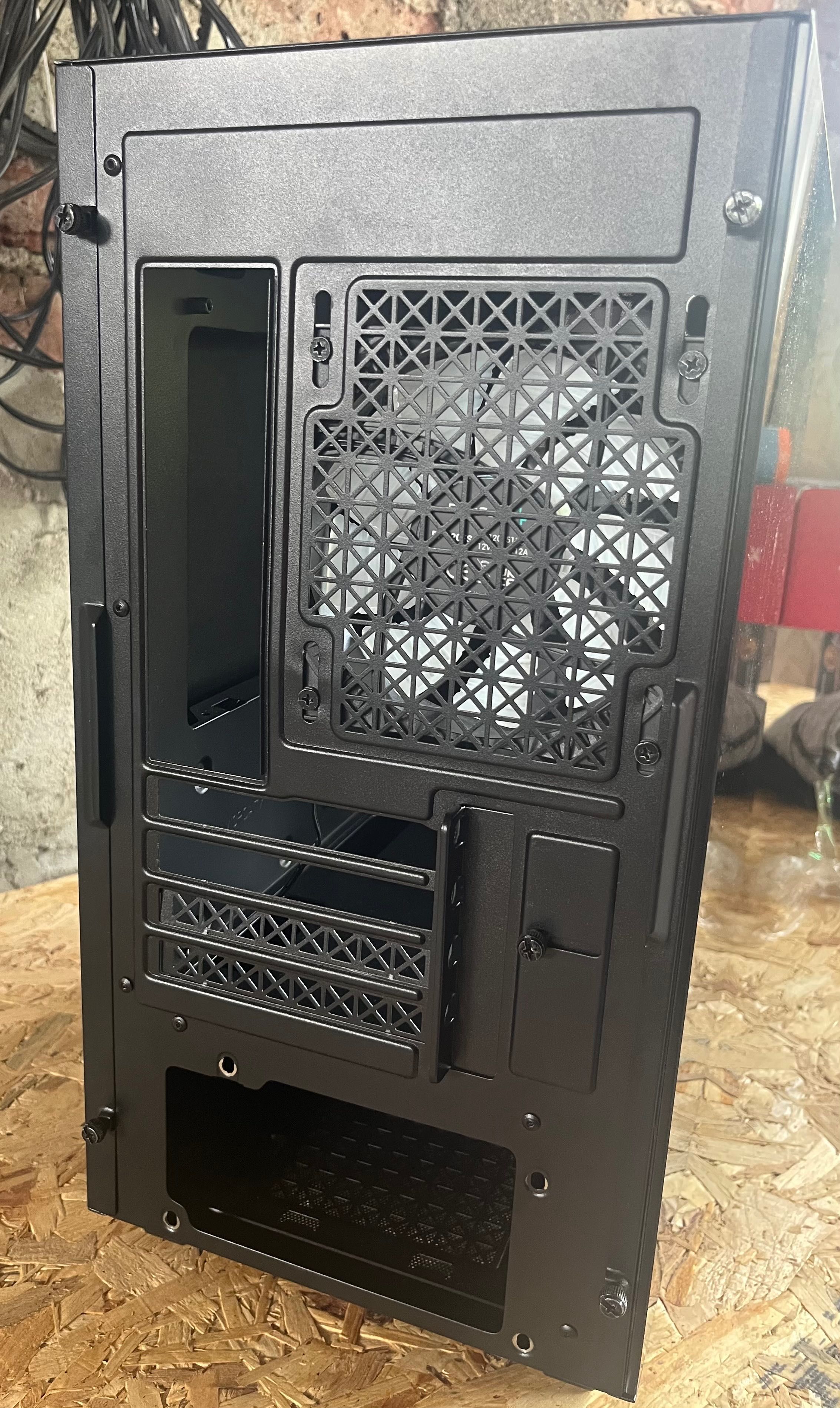 Кутия DeepCool 3x RGB вентилатора, прозорец, топ състояние