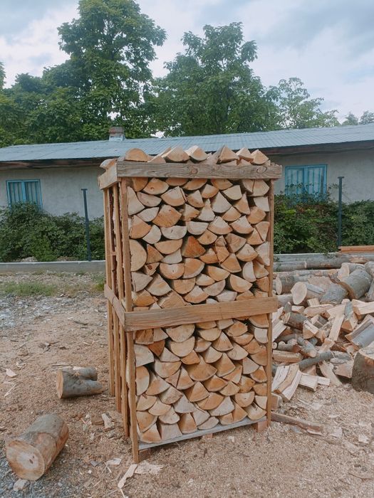 Lemn de foc  Buștean și spart plaletizat