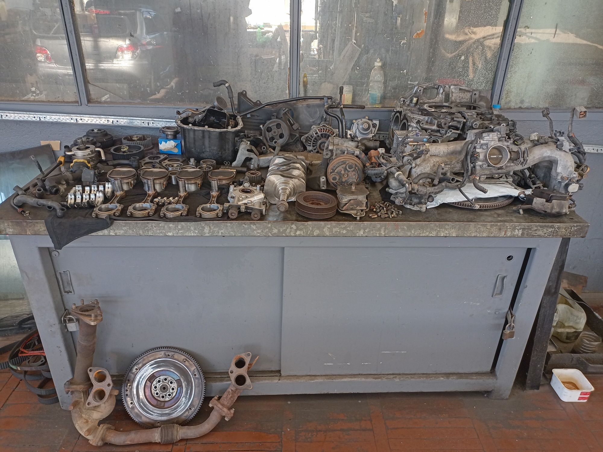 Продавам На Части цял двигател Wrx EJ205 2.0T от Subaru Impreza 225к.с