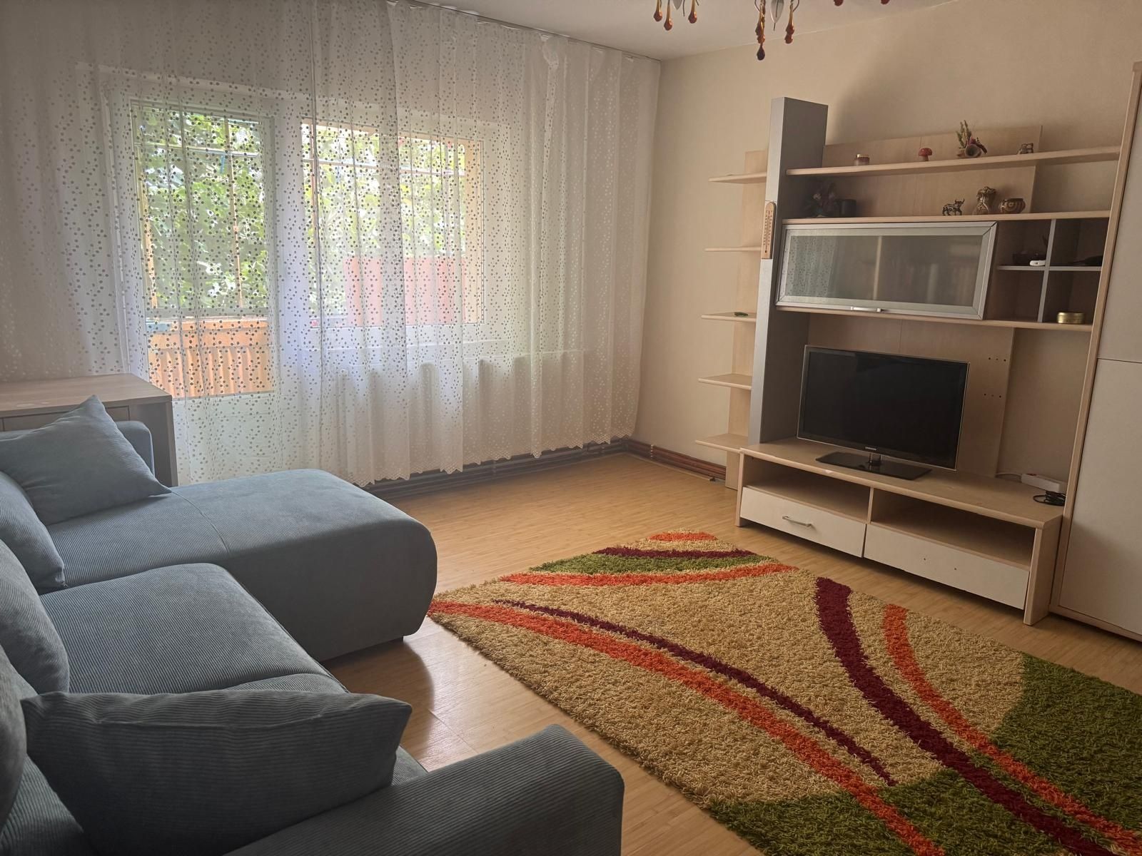 Vând apartament 3 camere decomandat Micro 16