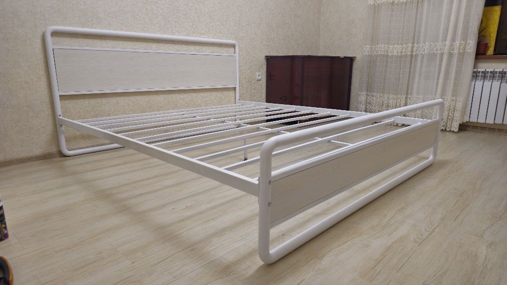 Двуспальная кровать металлическая. Модель:  GLORIYA