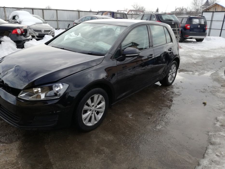 Dezmembrez vw golf 7. 1,6 tdi CLHB