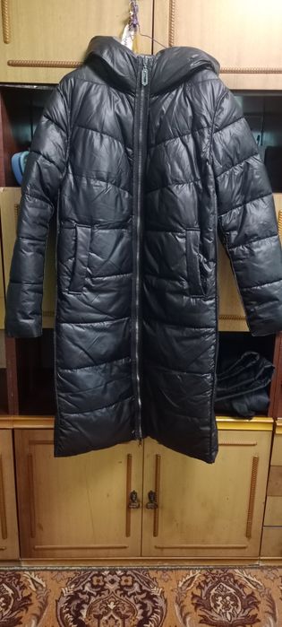 Продам б/у зимние куртку двух стороняя идеальная