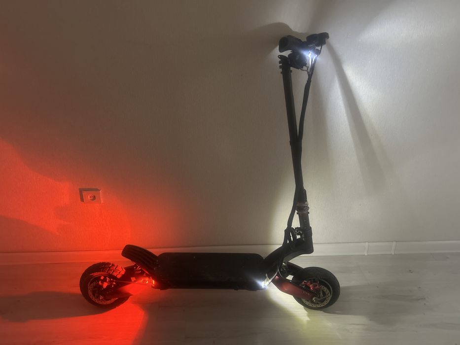 Продам электросаиокат kugoo g1