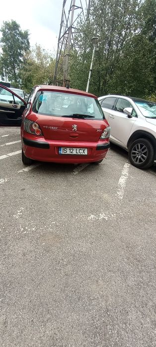 Vănd mașina pejo 307