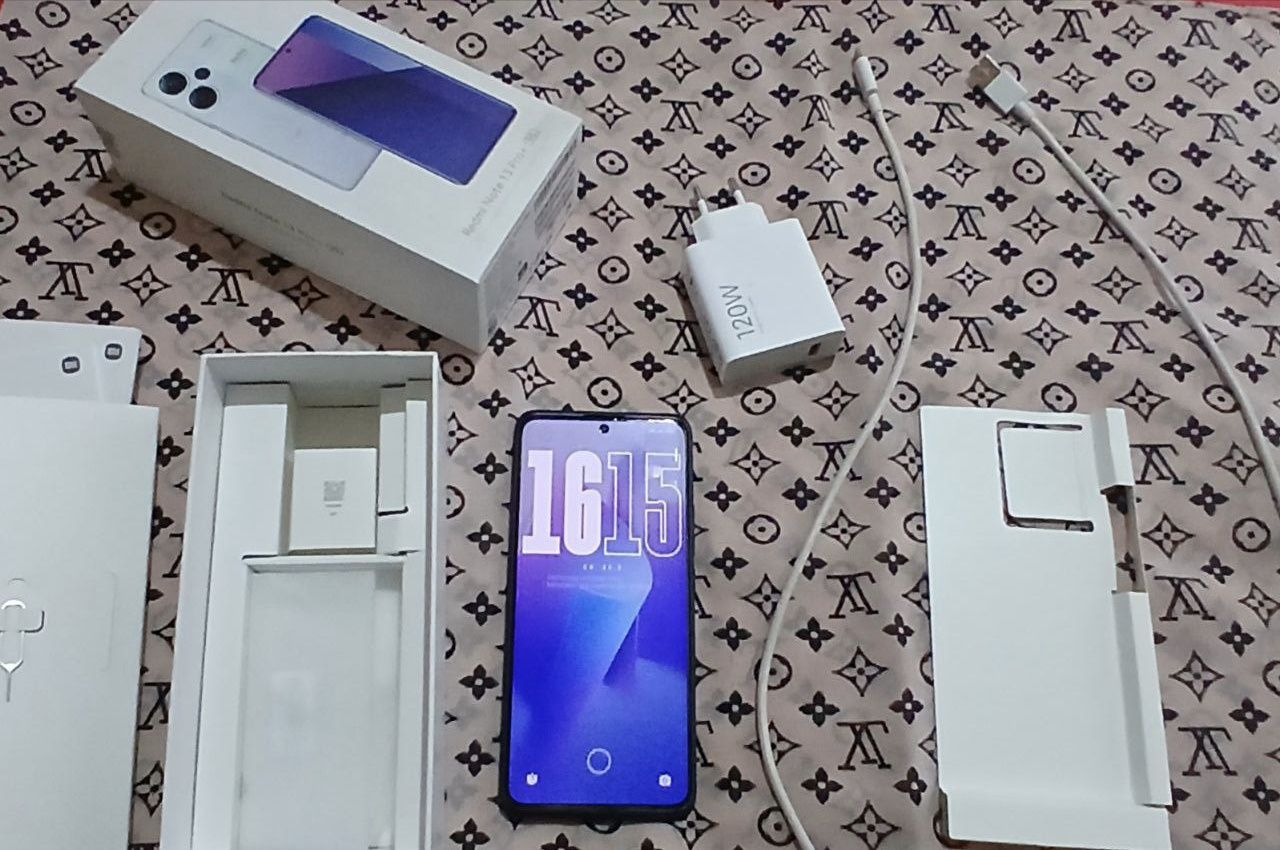 Redmi note 13 pro plus 5 G. 12/512