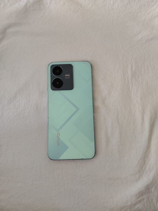 Vivo y22/64  телефон