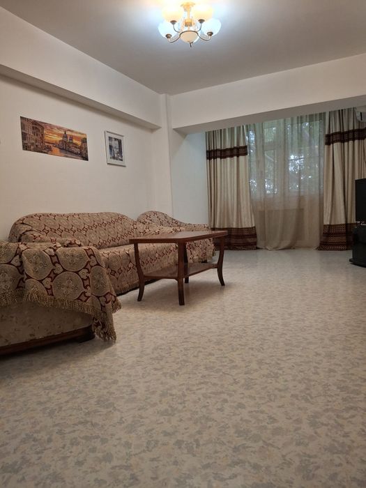 Свою 2-х комнатную квартиру в центре Ташкента (ориентир магазин ЦУМ)