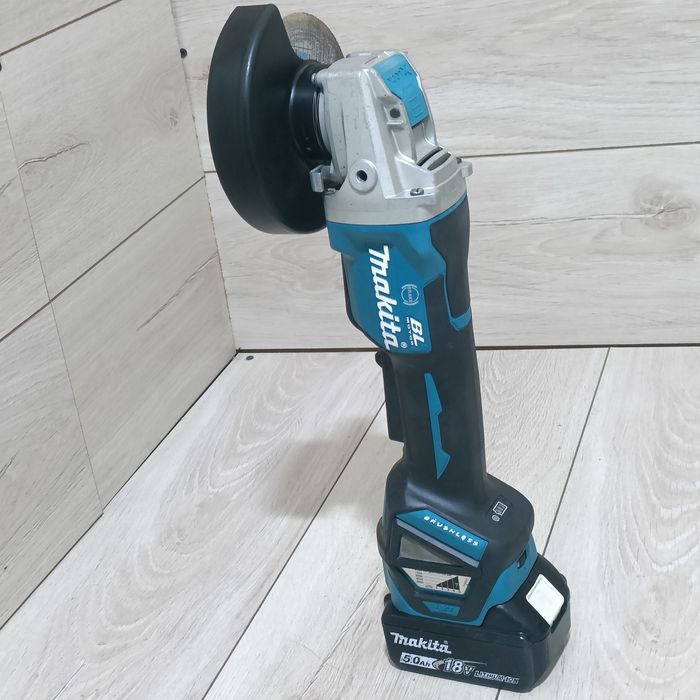 Flex brushless cu variator de turatie Makita DGA519 cu prindere XLOCK