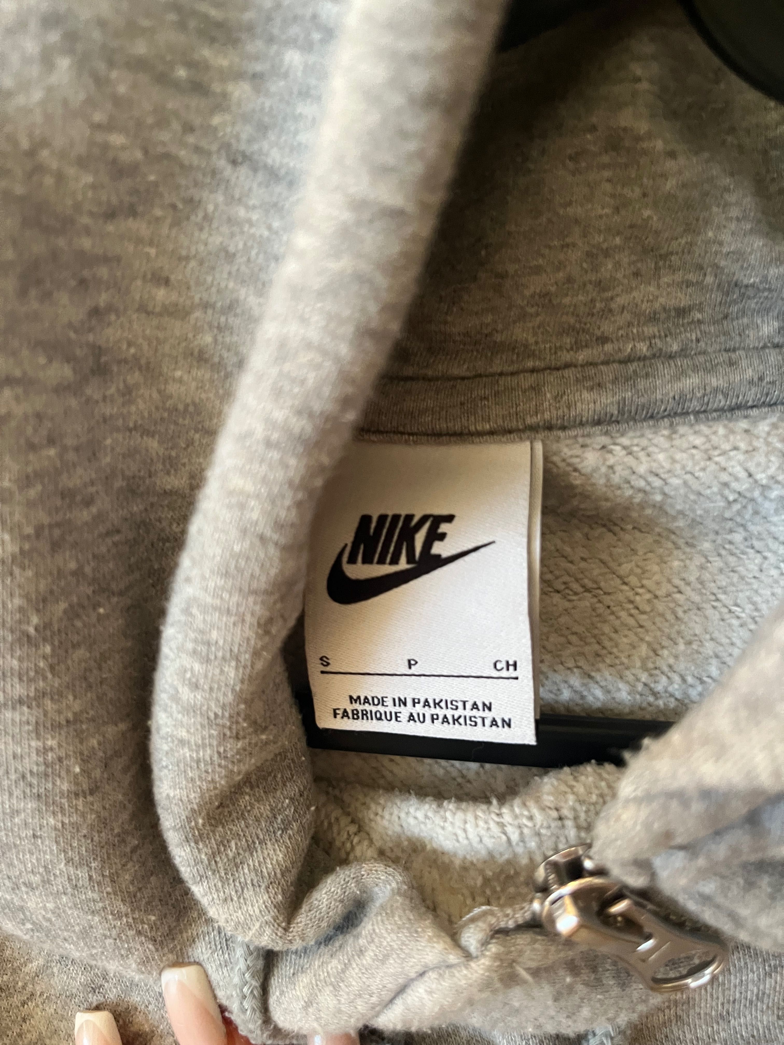 Суичър Nike s размер но се води Oversized