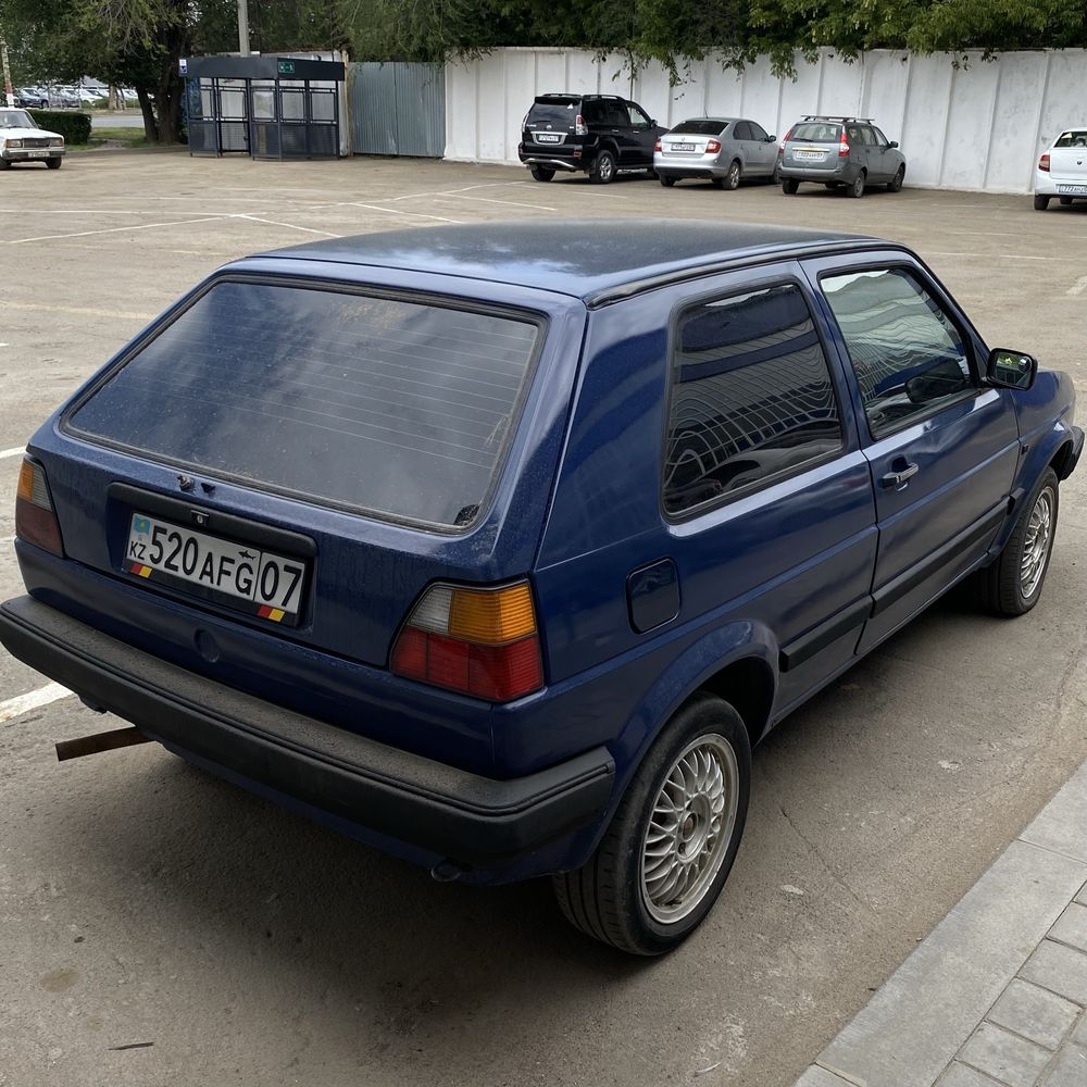 автомобиль гольф 2