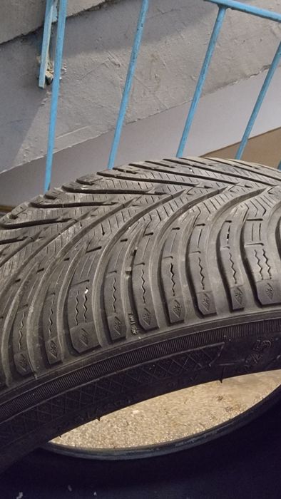 Anvelope iarnă 225 45 r18