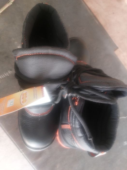 Ботинки 44 размер.