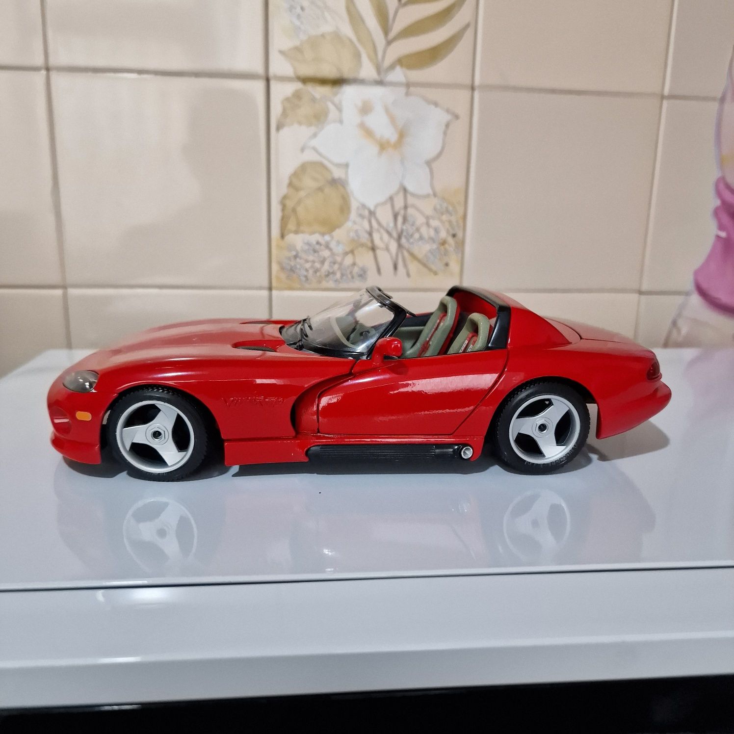 Doch Viper 1992 (1:18)