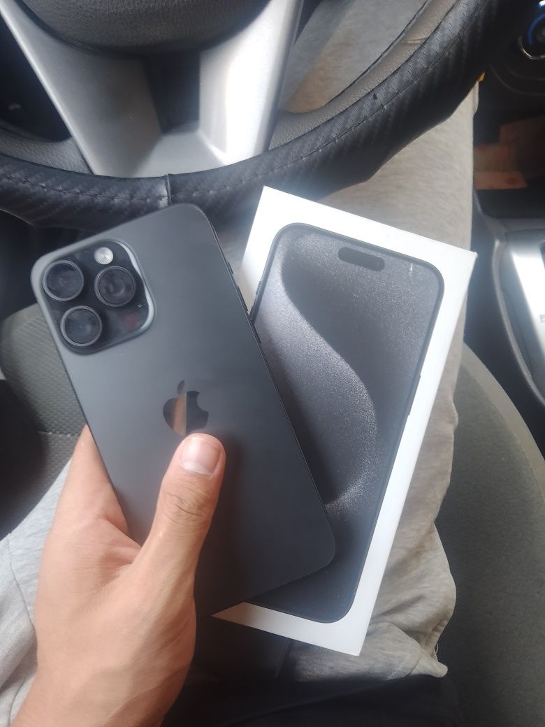 Iphone 15 pro max 256 GB 90% LL/A