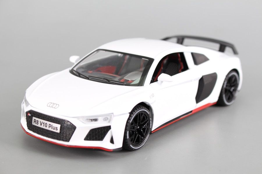 Audi R8 метална кола (1:24) с отварящи се врати с  звук и светлина