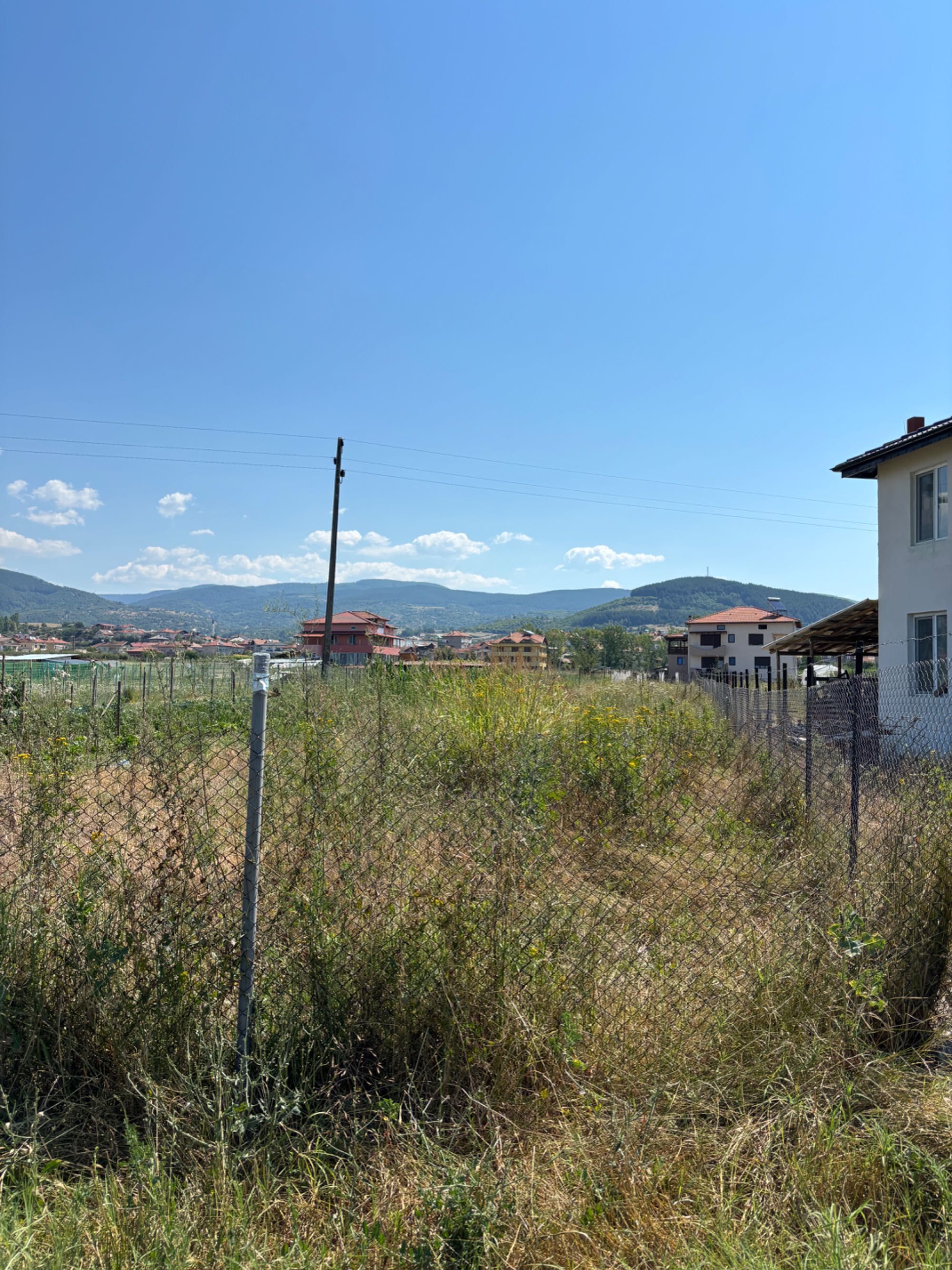 Парцел / земеделска земя в село Дебрен, 932 кв.м