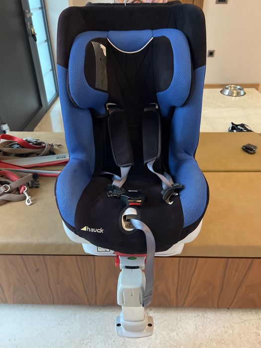 Столче за кола подходящо за новородено и до 18кг дете