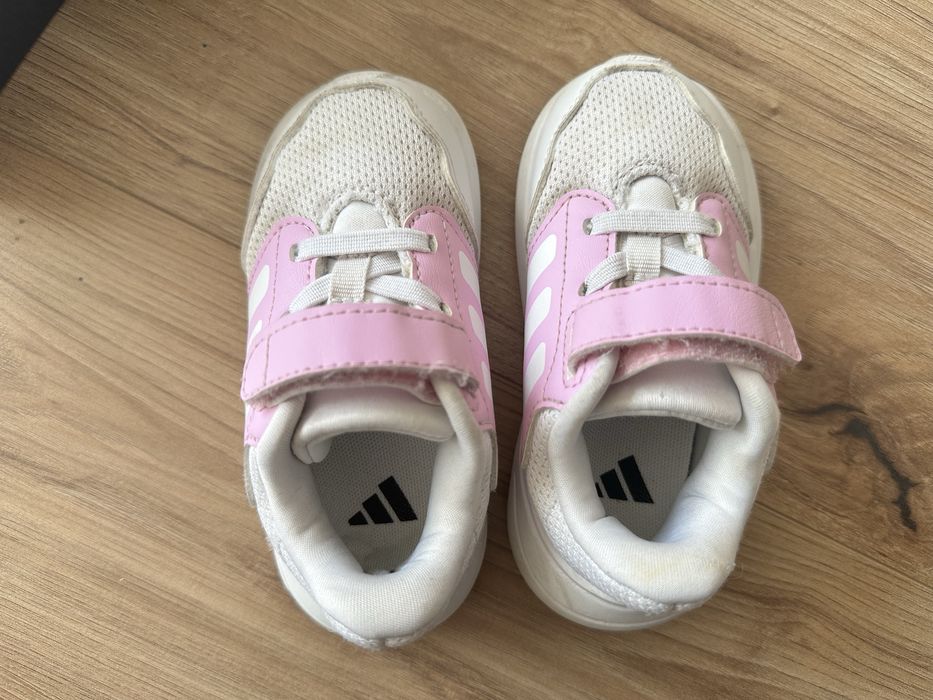 Маратонки Adidas, 22 размер