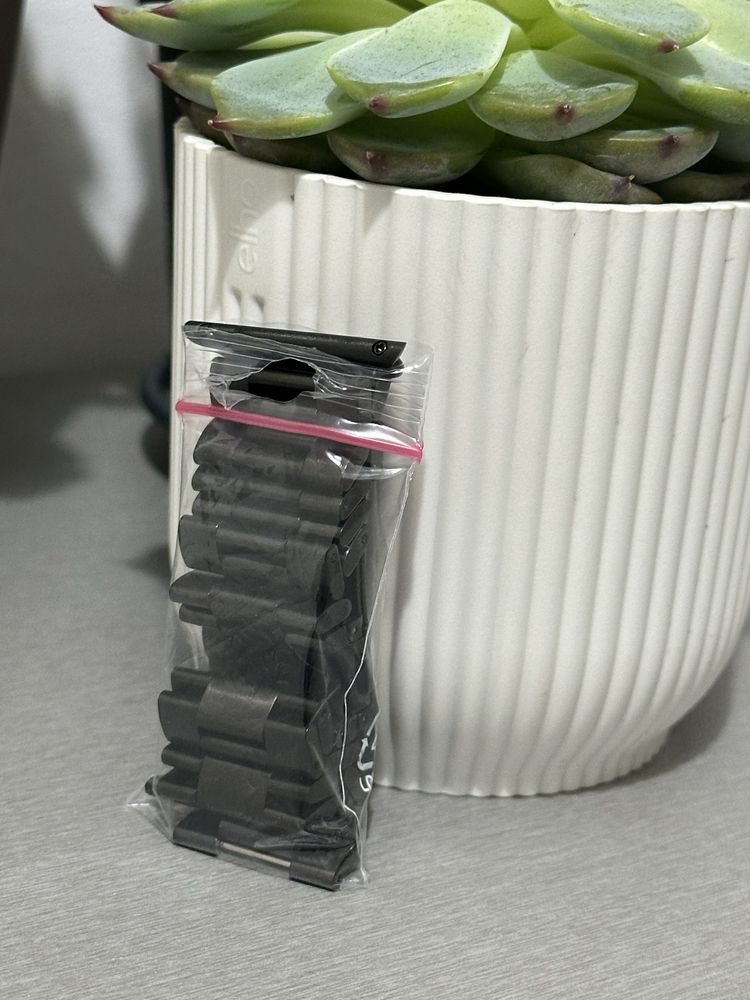 Curea Apple Watch SE 44mm Spigen Modern Fit, negru