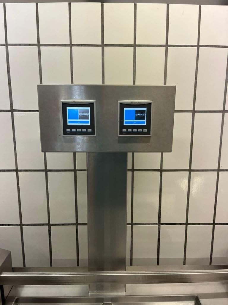 Vând  friteuză profesionala electricä automatä digitalä