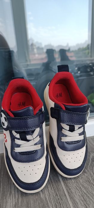 Adidași H&M , mărimea 27, plus bonus sandale Tex