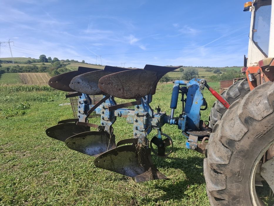 Vând plug reversibil 3 brazde