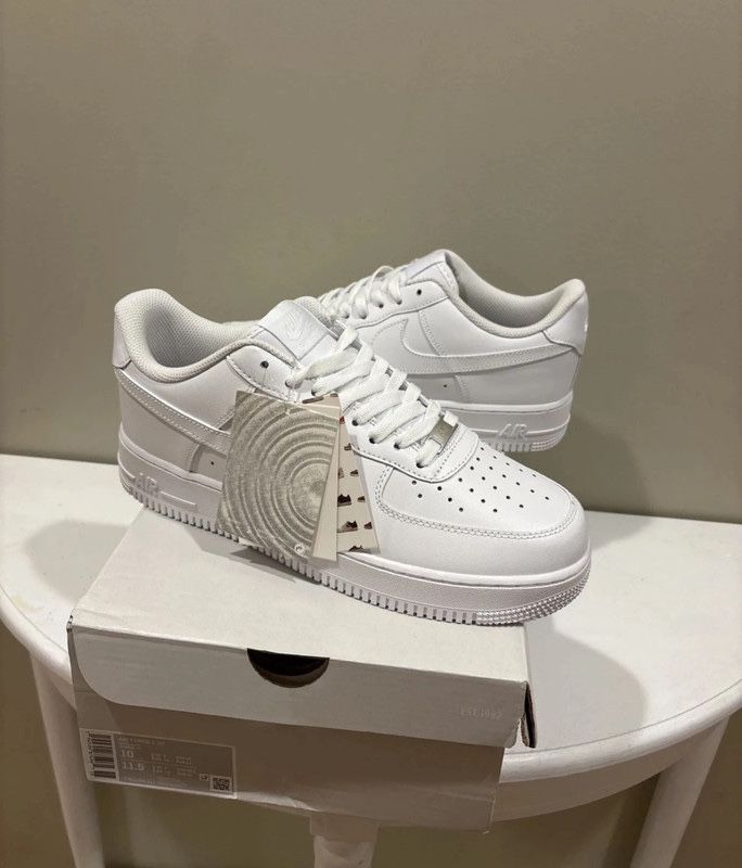 Чисто нови Nike Air Force 1 Low White с кутия